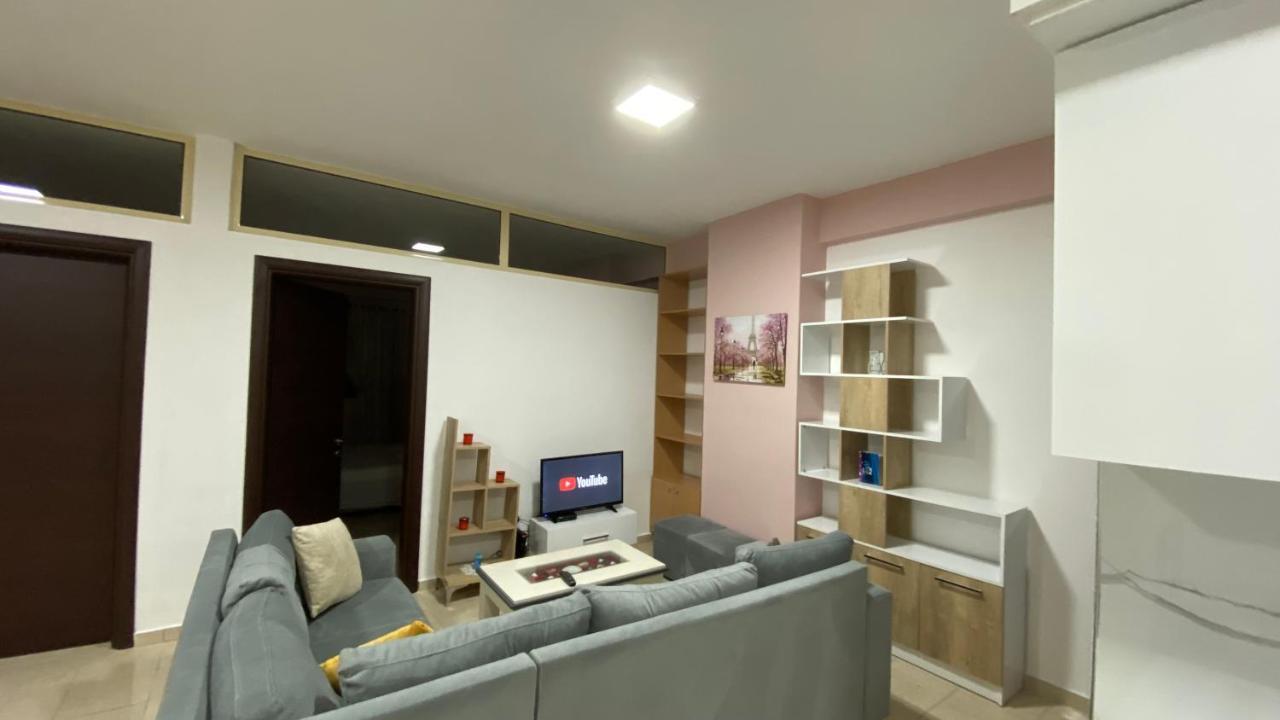 Ona'S Apartments Lushnje Luaran gambar