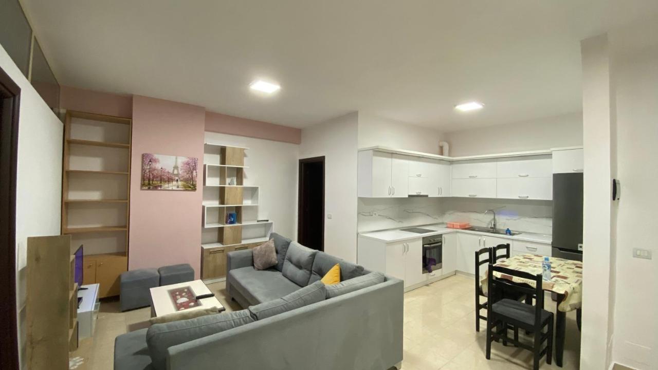 Ona'S Apartments Lushnje Luaran gambar