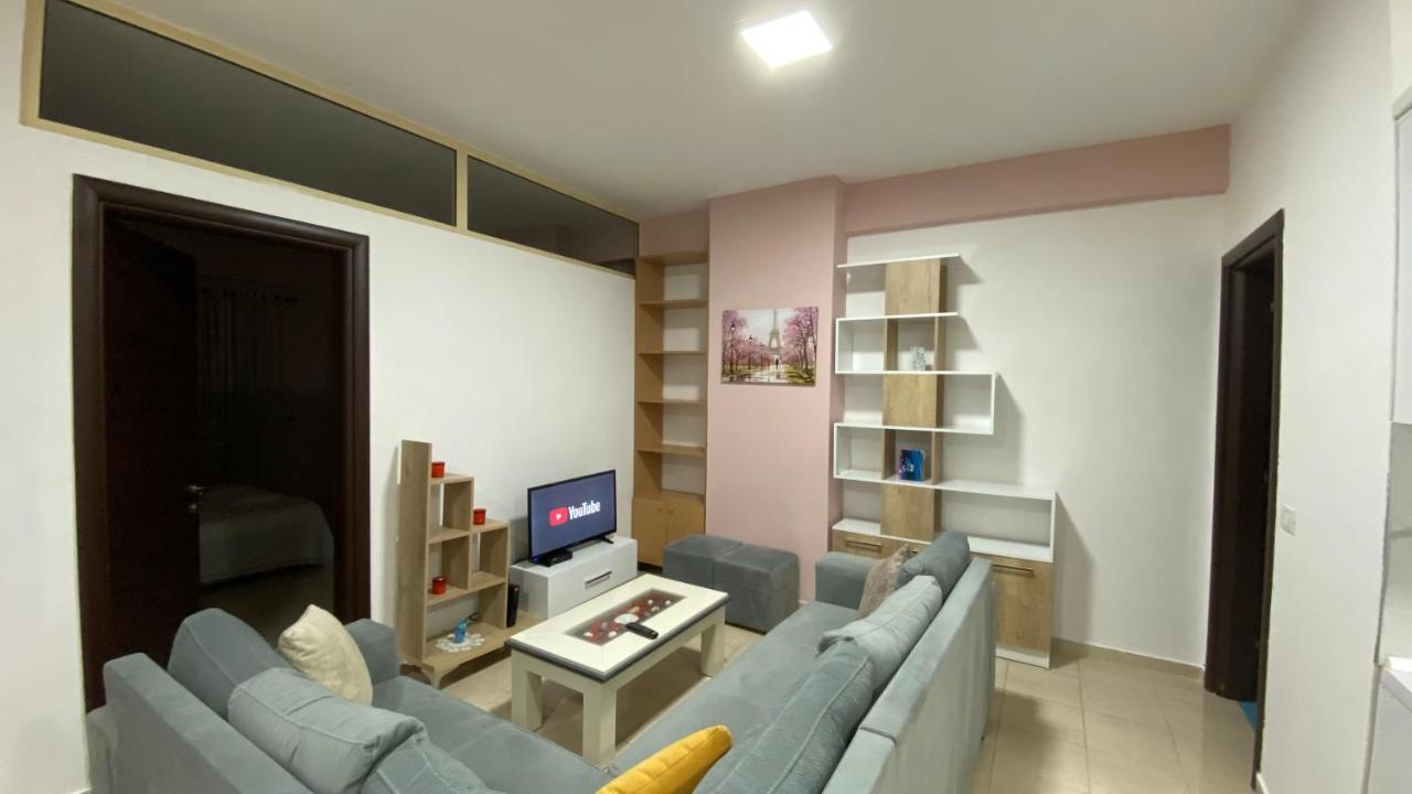 Ona'S Apartments Lushnje Luaran gambar
