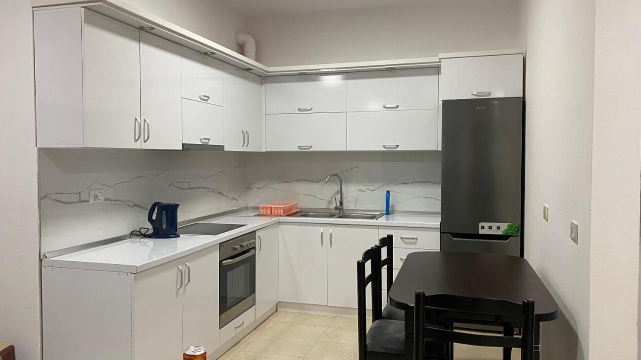 Ona'S Apartments Lushnje Luaran gambar