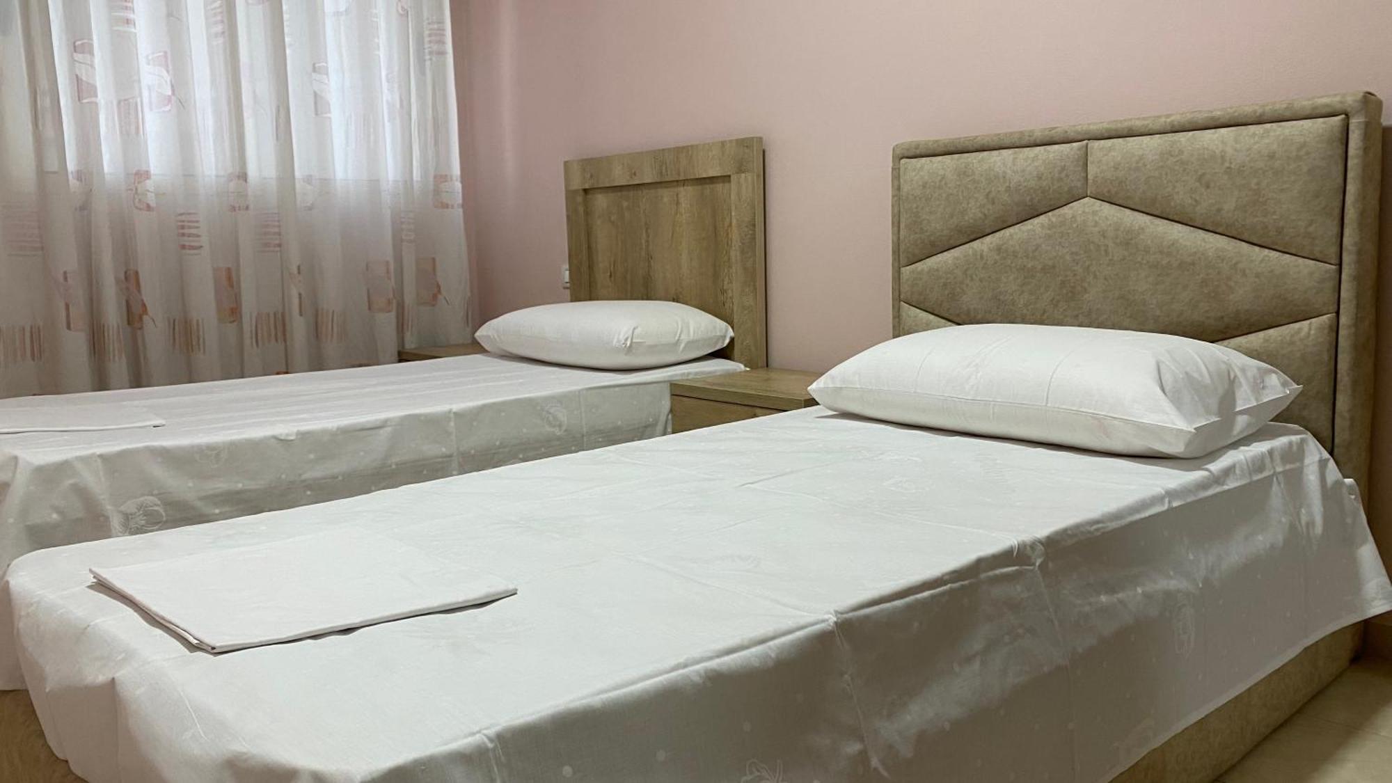 Ona'S Apartments Lushnje Luaran gambar